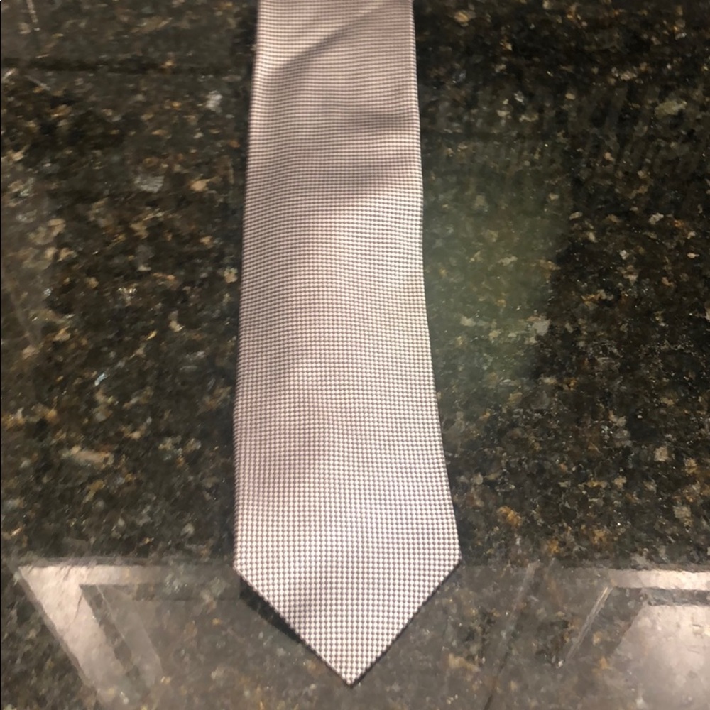 Brioni Neck Tie! Perfect! Clean, All Silk. Gray
